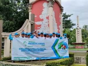 Di Tugu Kecapi Suling, Relawan RidwanKamilKita Wilayah Cianjur Turut Deklarasi Dukung Ridwan Kamil Maju di Pilpres 2024