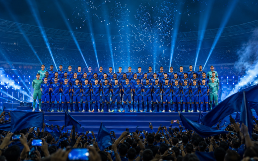 Ilustrasi pengenalan skuad dan jersey sepak bola biru