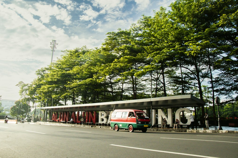 Ilustrasi area transportasi publik di Bandung Barat