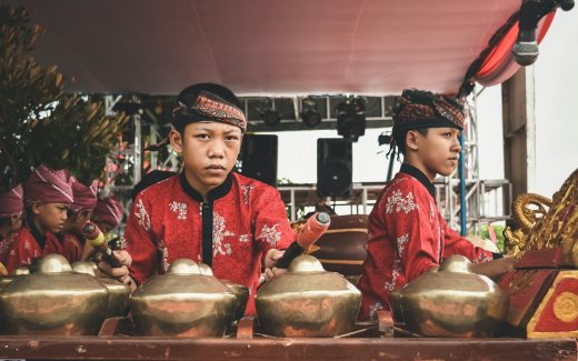 Pertunjukan musik tradisional Indonesia