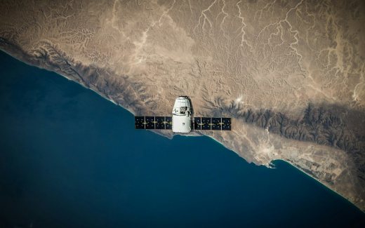 Satelit pemantau bumi untuk ilustrasi dukungan data cuaca dan oseanografi