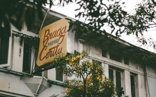 Suasana perkotaan Bandung. Foto: Pradamas Gifarry/Unsplash