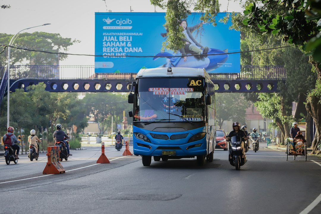 Ilustrasi bus transportasi umum perkotaan. Foto: Aldrin Rachman Pradana/Unsplash