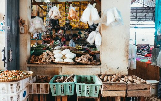 Ilustrasi aktivitas pasar tradisional. Foto: Devi Puspita Amartha Yahya/Unsplash