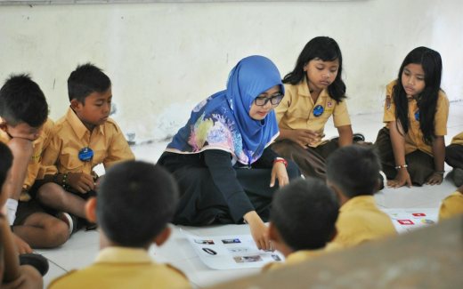 Ilustrasi kegiatan belajar di sekolah. Foto: Husniati Salma/Unsplash