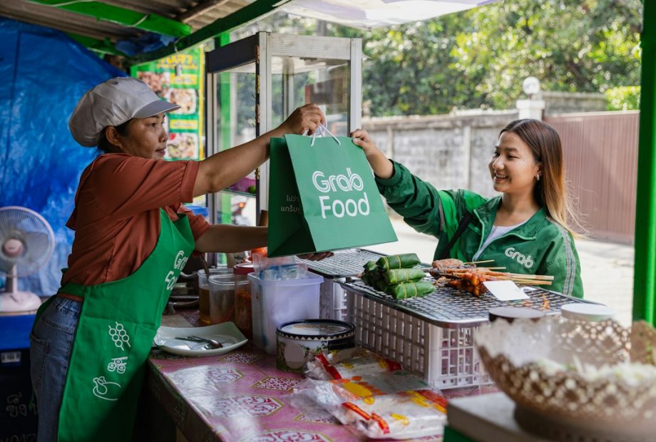 Ilustrasi transaksi usaha kuliner kecil. Foto: Grab/Unsplash